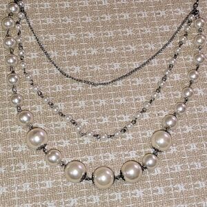 Elegant Pearl Necklace with Silver Accents